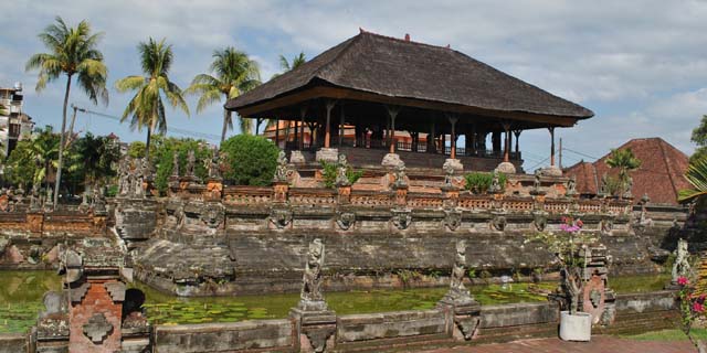 Read more about the article Bali Kerta Gosa