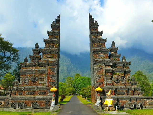 Handara Gate